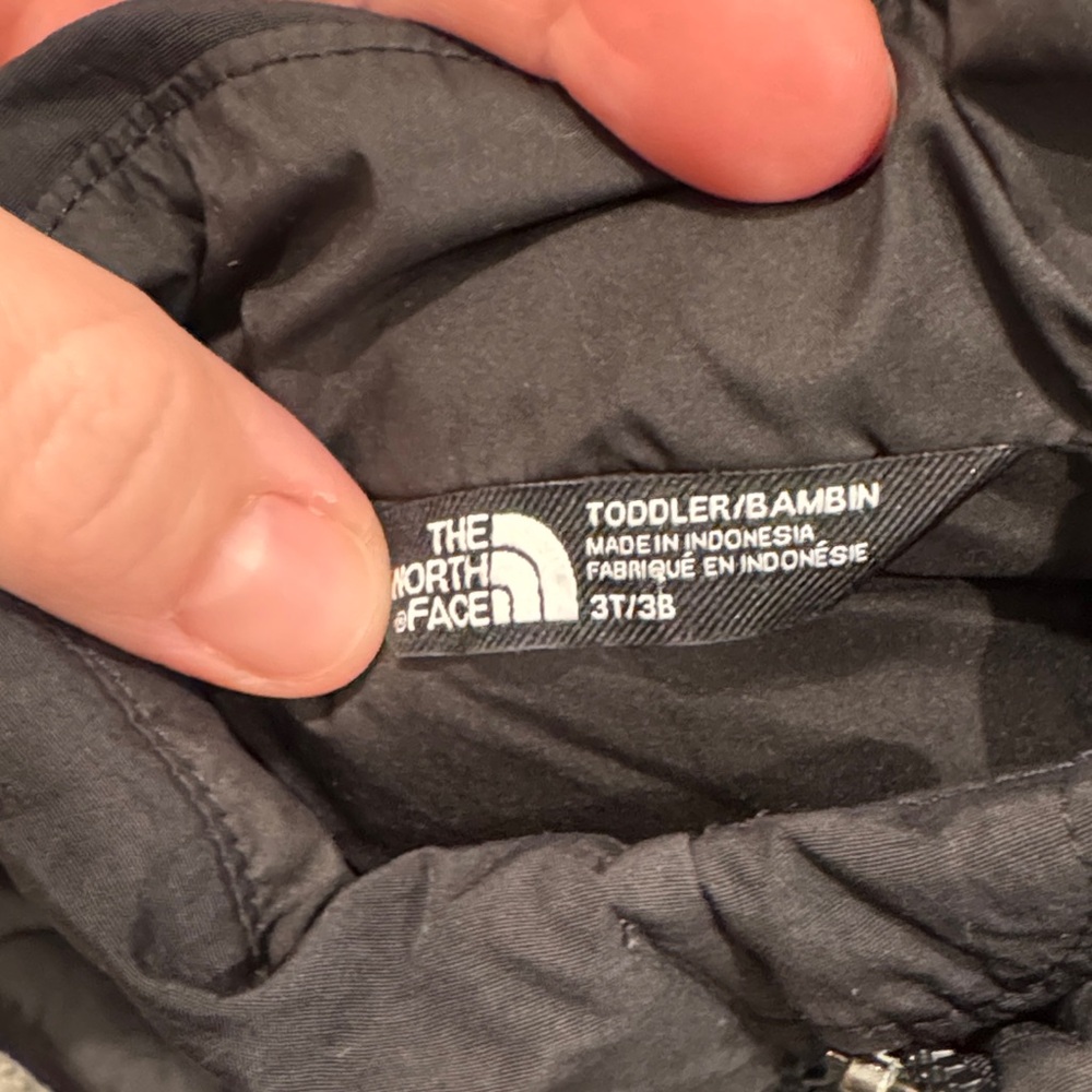 The North Face Kids Black Puffer Jacket 3T - Picture 2 of 5